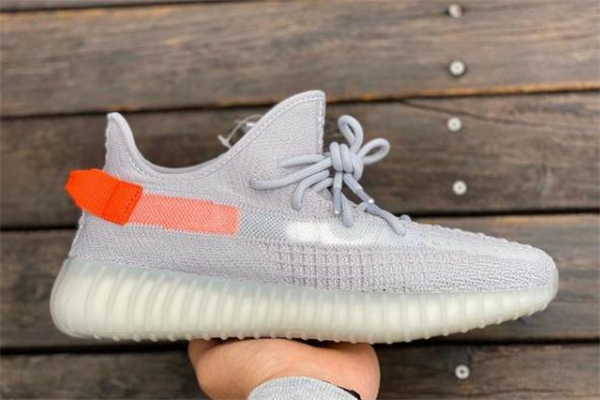 yeezy350尾燈真假對(duì)比 椰子350尾燈歐洲限定真假辨別