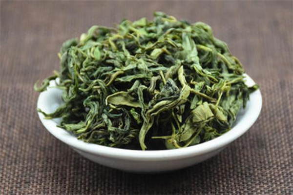 丁香茶適合什么季節(jié)喝 丁香茶能和菊花一起泡水喝嗎