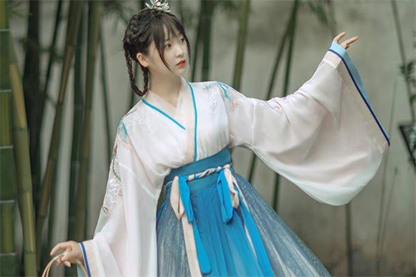 穿漢服的時候穿什么內(nèi)衣 漢服穿什么內(nèi)衣才能不漏