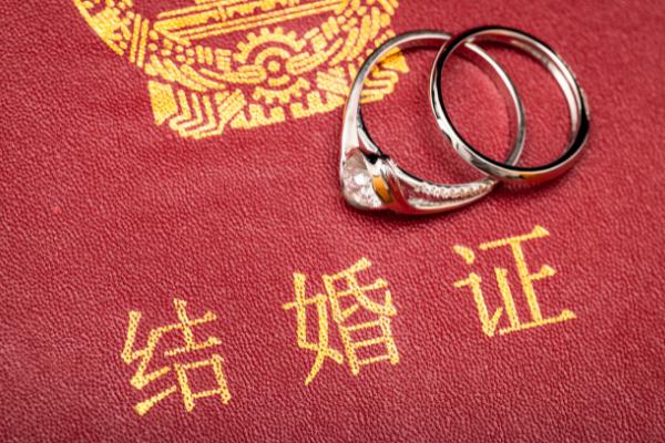 結(jié)婚要準備些什么東西 結(jié)婚要買幾個戒指