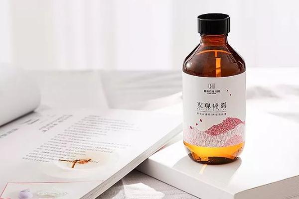 洋甘菊純露對皮膚好嗎 洋甘菊純露適合什么皮膚