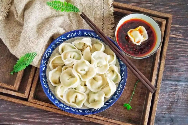 餛飩是冷水下鍋還是熱水 餛飩要過(guò)水嗎