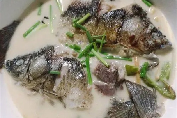 鯽魚湯要燉多久最好 鯽魚湯要用開水嗎